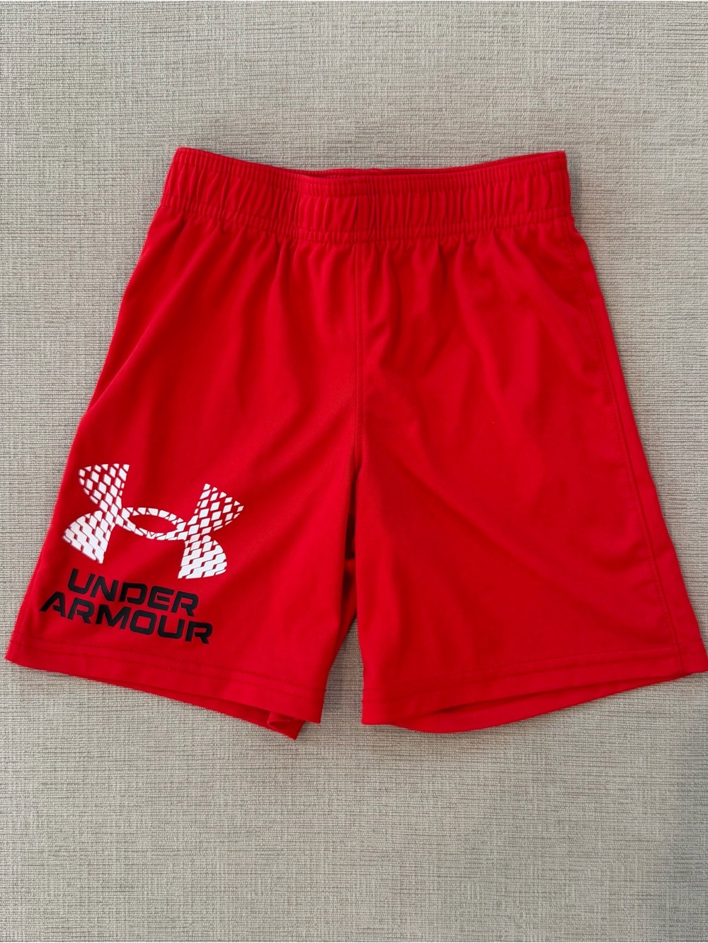 Boys Under Armour Performance Shorts - Size 5